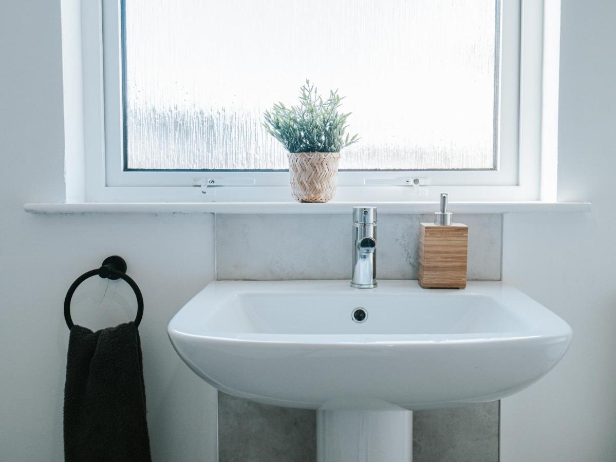 Tideaway - Cosy Seaside Village Bungalow Near Beach 캐슬락 외부 사진