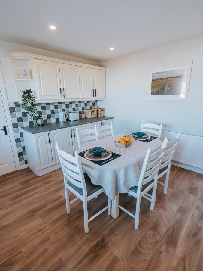 Tideaway - Cosy Seaside Village Bungalow Near Beach 캐슬락 외부 사진