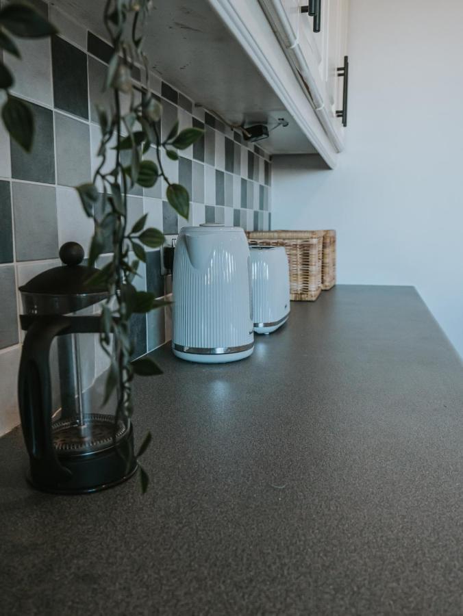 Tideaway - Cosy Seaside Village Bungalow Near Beach 캐슬락 외부 사진